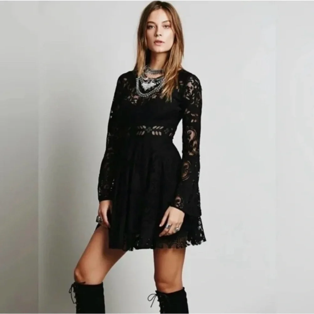 FREE PEOPLE LOVERS FOLK SONG SPANISH LACE MINI DRESS BLACK SIZE 2 MINT CONDITION - Picture 3 of 15